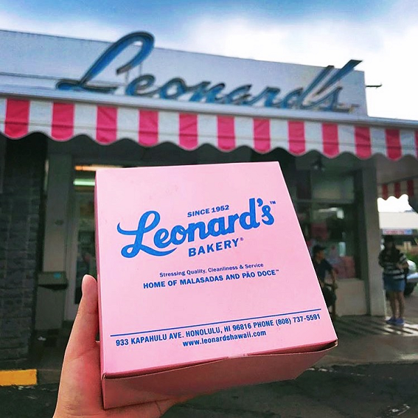 Leonard's Bakery, malasadas in Honolulu, Hawaii